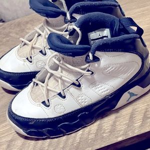 Jordan 9 Retros - Pear Blue (Navy/BabyBlue/white) kids size 11